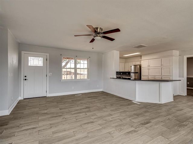 2152 NE 10th St, Blanchard, OK 73010