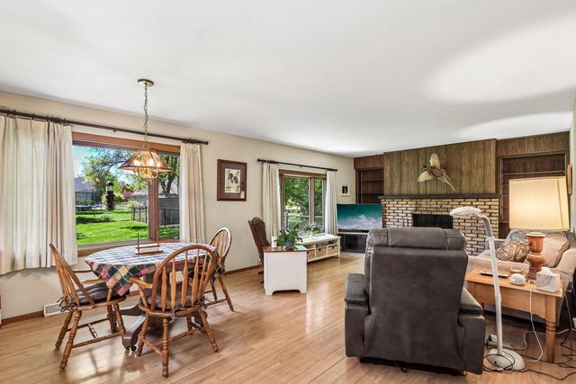 311 W 4th AVENUE, Elkhorn, WI 53121