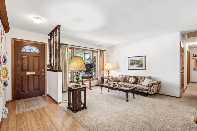311 W 4th AVENUE, Elkhorn, WI 53121
