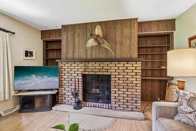 311 W 4th AVENUE, Elkhorn, WI 53121