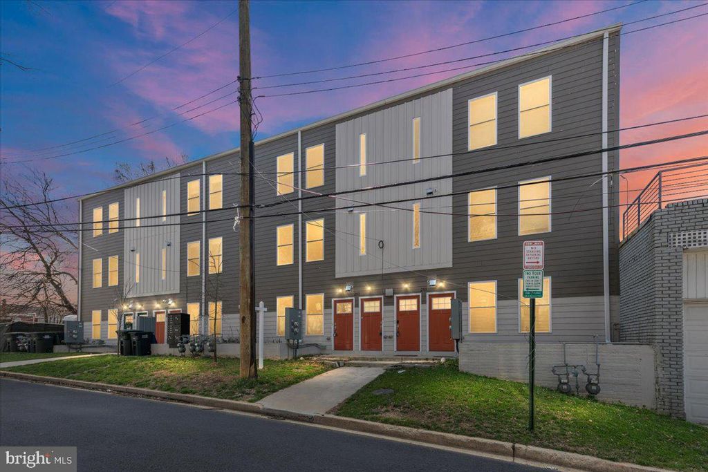 2503 BURNS ST SE, Washington, DC 20020