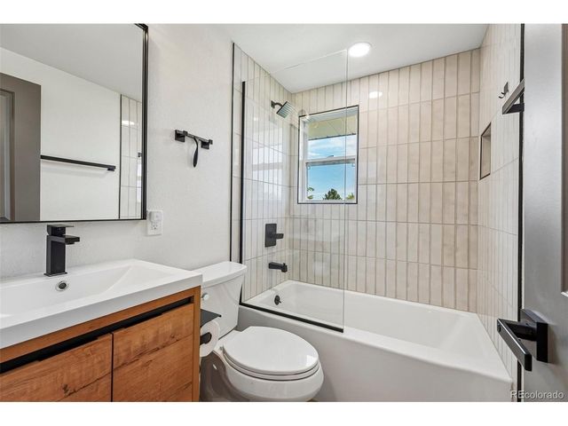 862 S Simms St, Lakewood, CO 80228