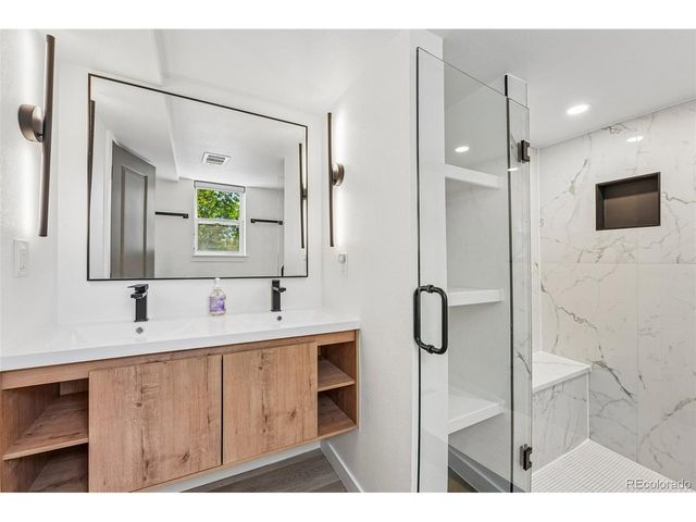 862 S Simms St, Lakewood, CO 80228