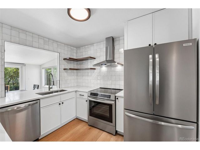 862 S Simms St, Lakewood, CO 80228