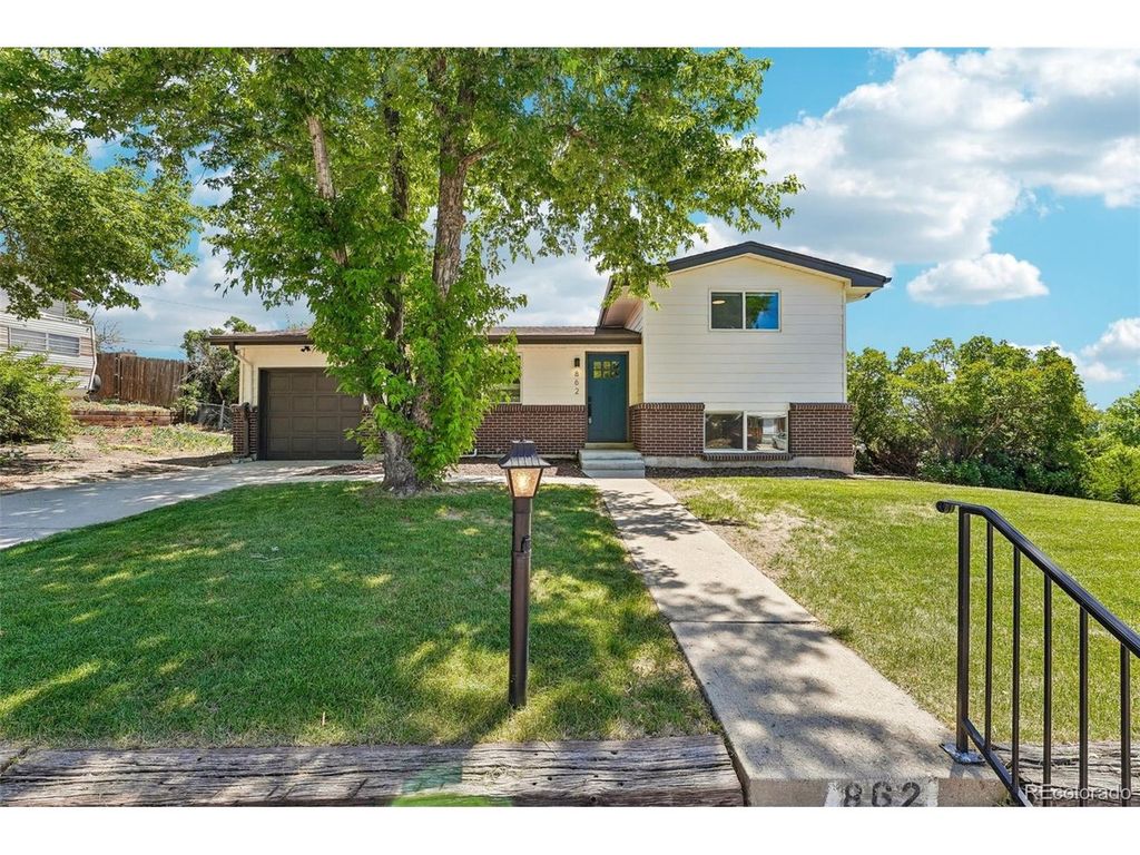 862 S Simms St, Lakewood, CO 80228