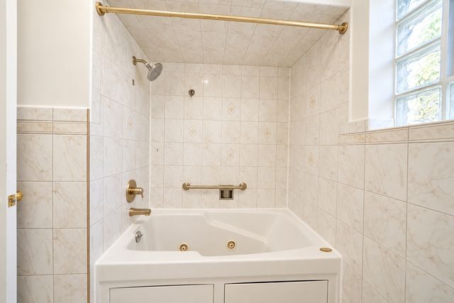 8608 W Carmen Avenue 2, Norridge, IL 60706