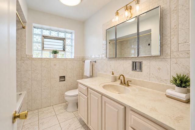 8608 W Carmen Avenue 2, Norridge, IL 60706