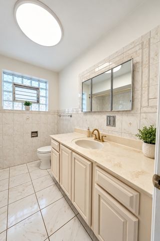 8608 W Carmen Avenue 2, Norridge, IL 60706