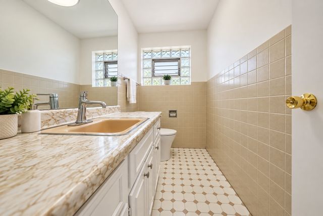 8608 W Carmen Avenue 2, Norridge, IL 60706