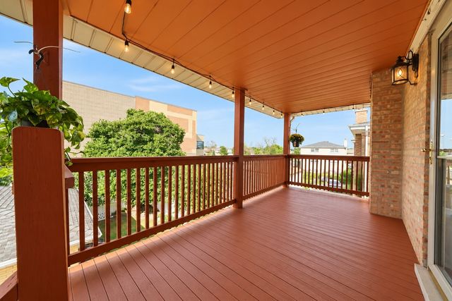 8608 W Carmen Avenue 2, Norridge, IL 60706