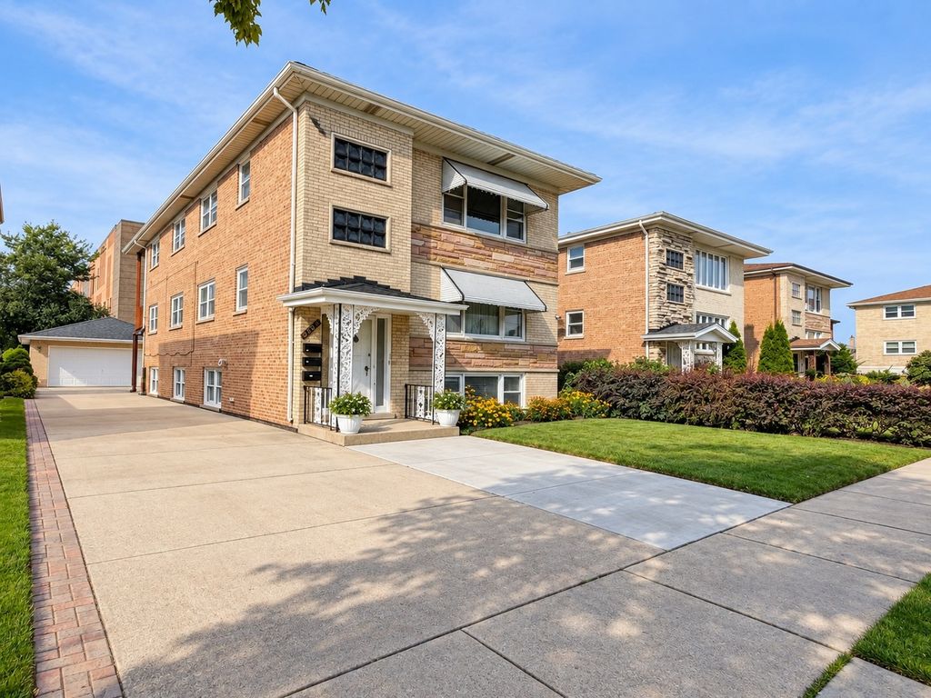 8608 W Carmen Avenue 2, Norridge, IL 60706