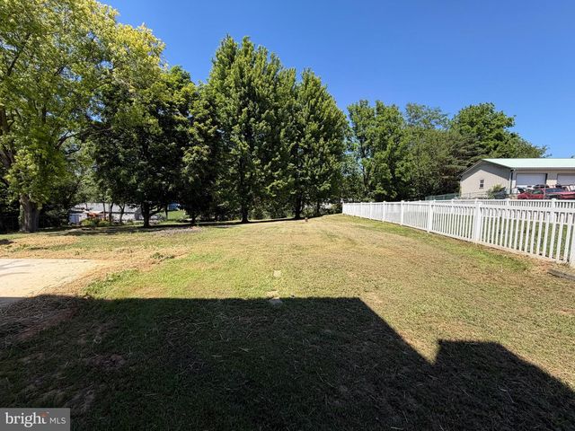 805 ANTRIM LANE, Greencastle, PA 17225