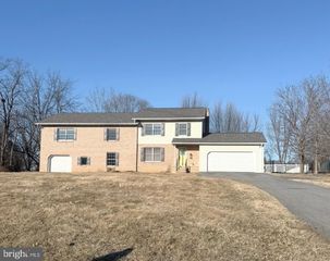 805 ANTRIM LANE, Greencastle, PA 17225