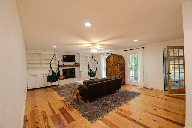 7 Chaparral Lane, Little Rock, AR 72212