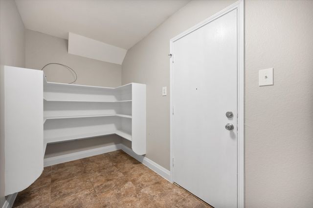 800 Green Heath Avenue, Fort Worth, TX 76120