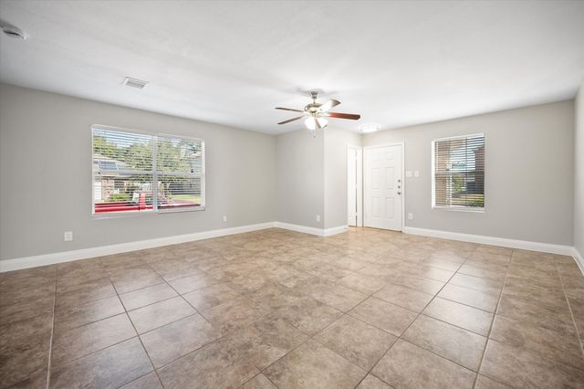 800 Green Heath Avenue, Fort Worth, TX 76120