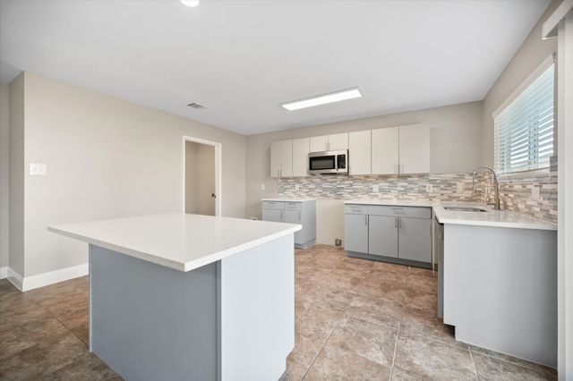 800 Green Heath Avenue, Fort Worth, TX 76120