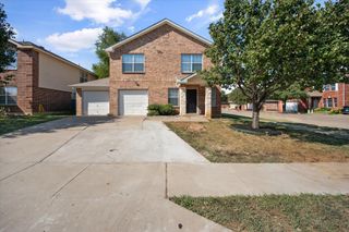 800 Green Heath Avenue, Fort Worth, TX 76120