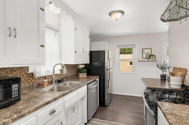 1385 Arona Street, Saint Paul, MN 55108