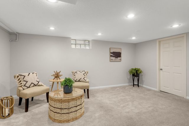 1385 Arona Street, Saint Paul, MN 55108