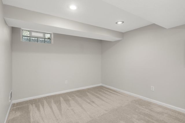 1385 Arona Street, Saint Paul, MN 55108