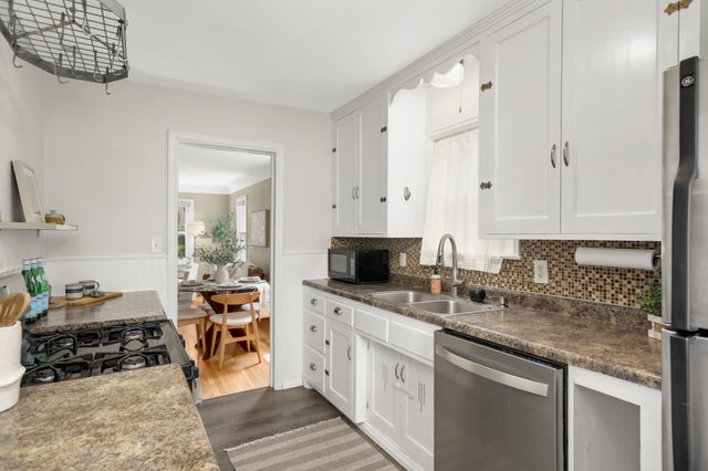 1385 Arona Street, Saint Paul, MN 55108