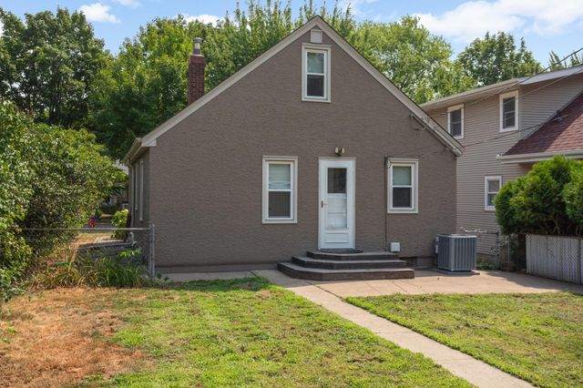 1385 Arona Street, Saint Paul, MN 55108