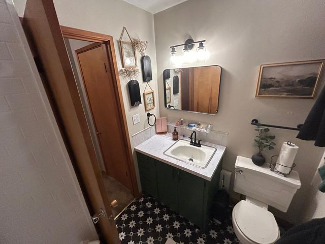 471 1st Avenue SW, Glenville, MN 56036