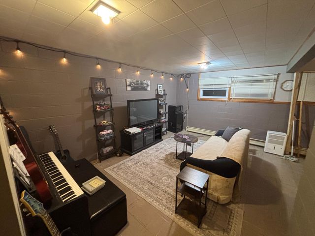 471 1st Avenue SW, Glenville, MN 56036