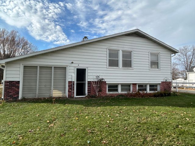 471 1st Avenue SW, Glenville, MN 56036