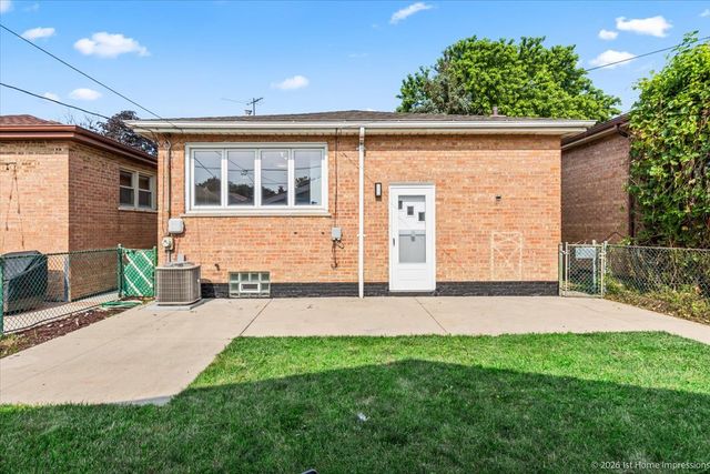 5317 S Hunt Avenue, Summit, IL 60501