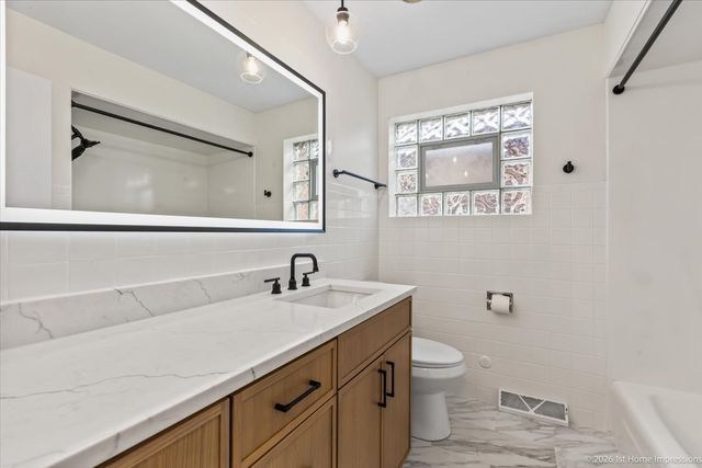 5317 S Hunt Avenue, Summit, IL 60501