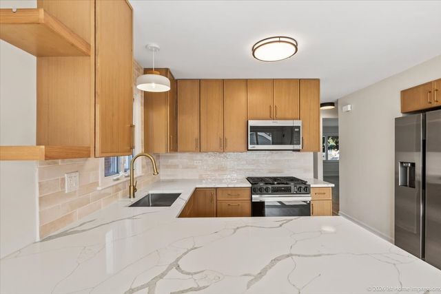 5317 S Hunt Avenue, Summit, IL 60501