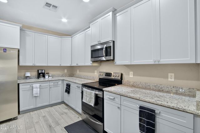 41360 W LUCERA Lane, Maricopa, AZ 85138