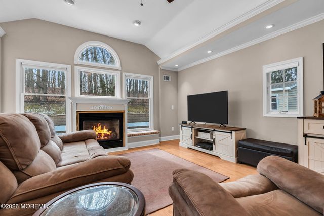 48 Newbury Road, Howell, NJ 07731