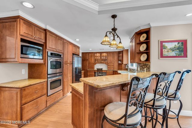 48 Newbury Road, Howell, NJ 07731