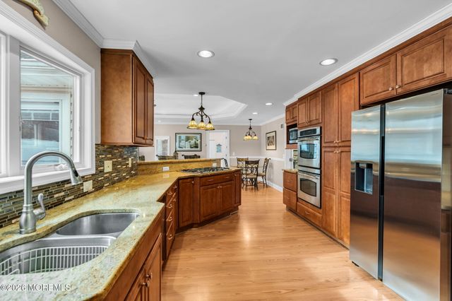 48 Newbury Road, Howell, NJ 07731