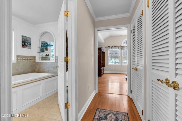 48 Newbury Road, Howell, NJ 07731