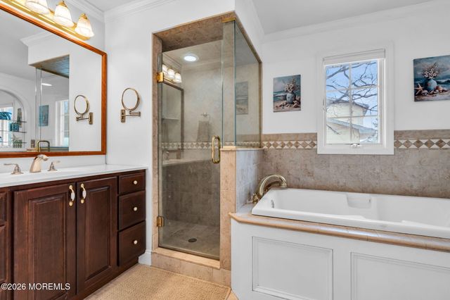 48 Newbury Road, Howell, NJ 07731