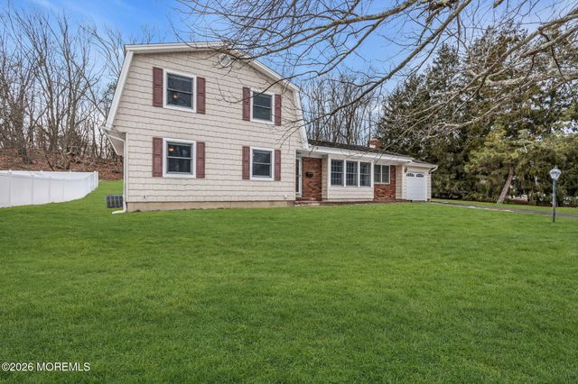 48 Newbury Road, Howell, NJ 07731