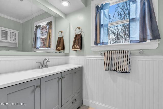 48 Newbury Road, Howell, NJ 07731