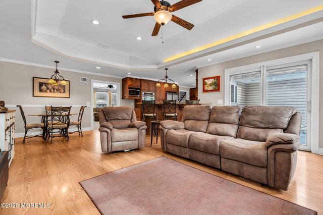 48 Newbury Road, Howell, NJ 07731