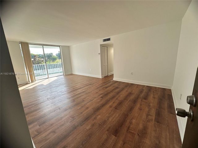 492 NW 165th St Rd C-215, Miami, FL 33169