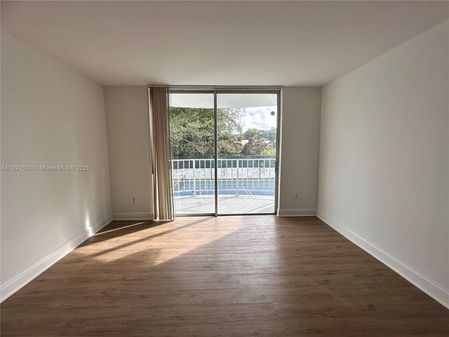 492 NW 165th St Rd C-215, Miami, FL 33169