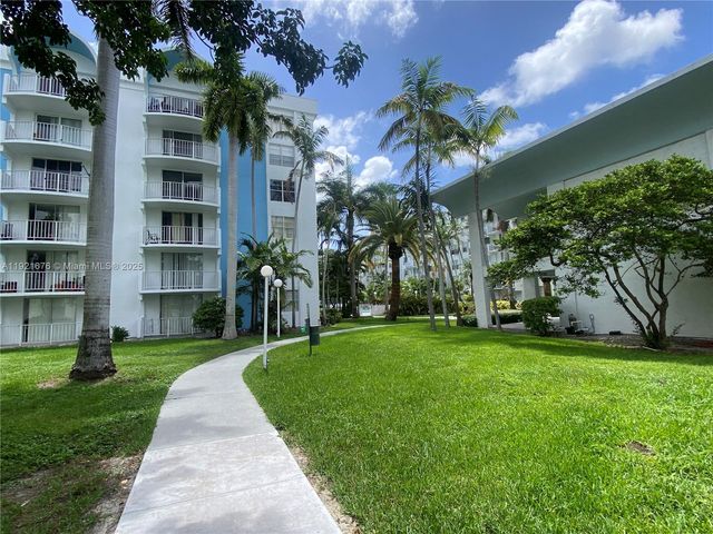 492 NW 165th St Rd C-215, Miami, FL 33169