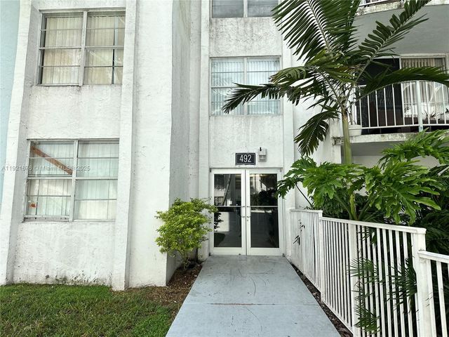 492 NW 165th St Rd C-215, Miami, FL 33169