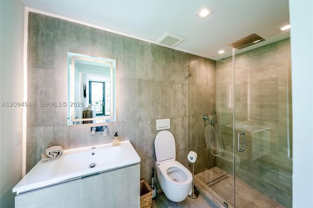1930 Bay Dr 2, Miami Beach, FL 33141