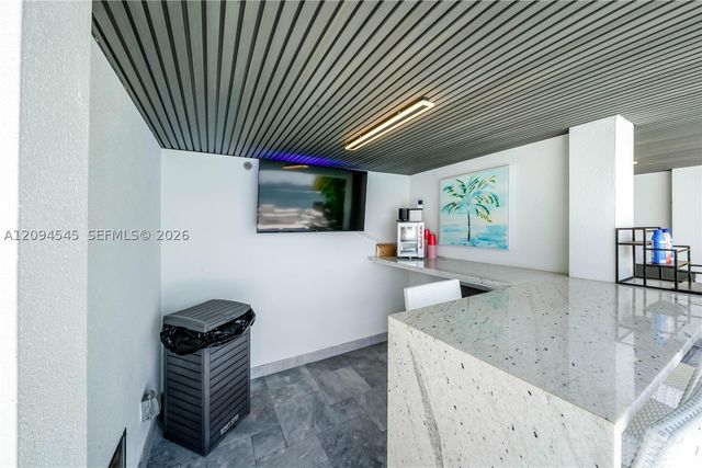1930 Bay Dr 2, Miami Beach, FL 33141