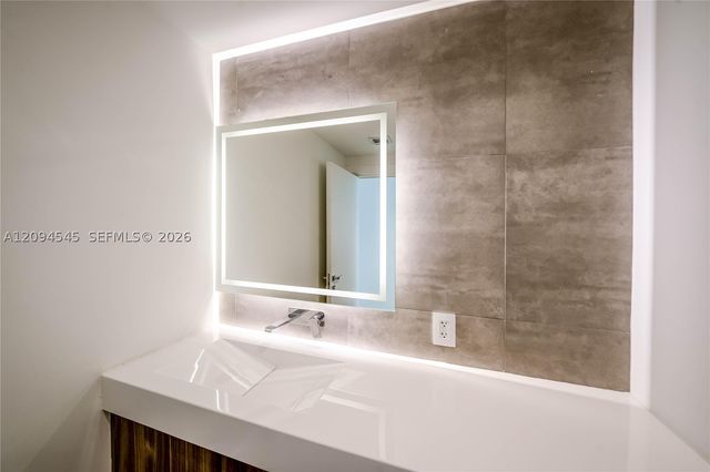 1930 Bay Dr 2, Miami Beach, FL 33141