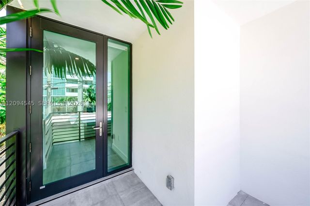 1930 Bay Dr 2, Miami Beach, FL 33141